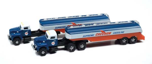 CMW 1954 IH R-190 Tractor w/Tanker Trailer 2-Pack (Chevron) - (blue, white, red) (221-51206)
