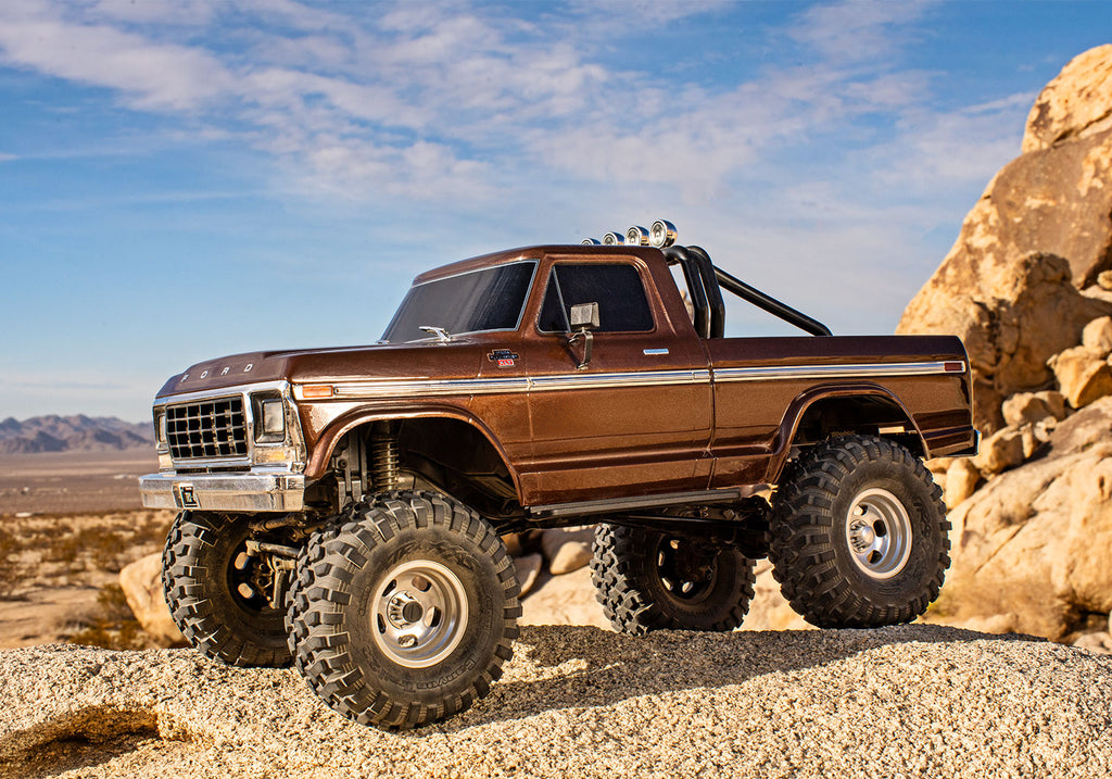 Traxxas TRX-4 1/10 High Trail Edition RC Crawler w/'79 Ford F-150 Ranger XLT Truck Body (Black) (TRA92046)