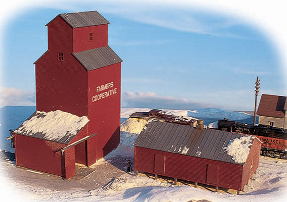 Walthers Farmer's Co-op Rural Grain Elevator (933-3238)