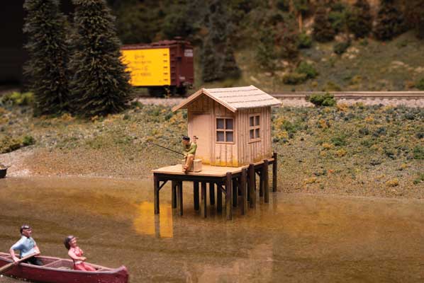Fisherman's Shanty -- Laser-Cut Wood Kit - 3-9/64 x 1-1/2 x 2-1/8" 8 x 3.7 x 5.4cm (949-1096)
