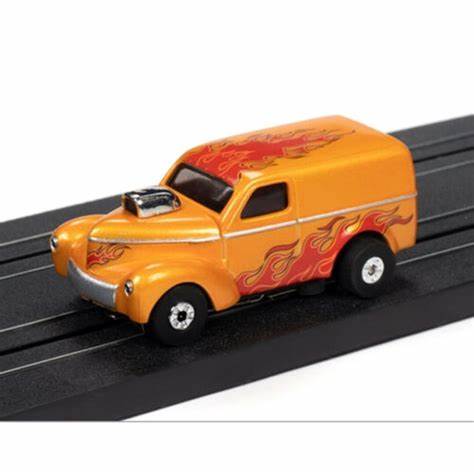 Auto World 1940 WILLYS CUSTOM PANEL TRUCK (SC353WILLYS)