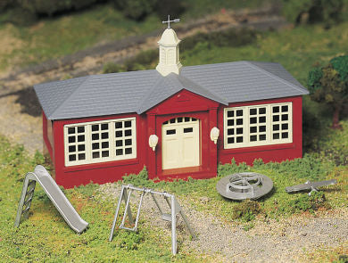 Bachmann SCHOOLHOUSE WITH PLAYGROUND EQUIPMENT (BAC45611)