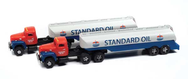 CMW 1954 IH R-190 Tractor w/Tanker Trailer 2-Pack - Standard Oil (RED, silver, blue) (221-51205)