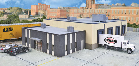 Walthers Central Beverage Distributors with Office Annex -- (933-4042)