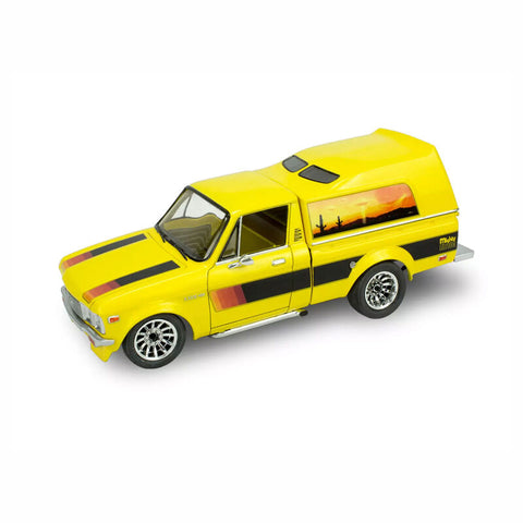 Revell 1/24 Chevy LUV Street Pickup Truck   (RMX854493)