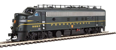 EMD FP7 LokSound 5 Sound and DCC -- Pennsylvania Railroad 9867A (Brunswick Green, single Dulux Gold stripe)  (920-42519)