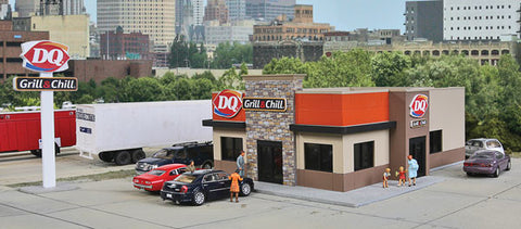 Walthers DQ Grill & Chill(R) -- Kit    (933-3485)