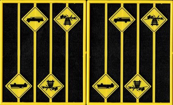 TICHY WARNING SIGNS FIREHOUSE & LOW VEHICLE O SCALE (TIC2084)