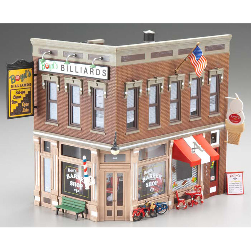 Woodland Scenics O Built-Up Corner Emporium (WOOBR5844)